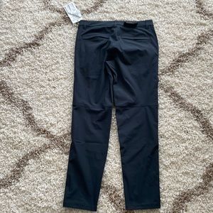 New LuLuLemon Commission Pants. Gray size 30/32. Will fit a 5 foot 9 inch male.